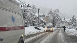 Snijeg otežava saobraćanje u većem dijelu BiH: Jak vjetar stvara snježne nanose