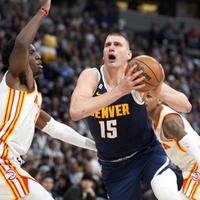 Jokić opet ispisao NBA historiju, ovaj put uz pomoć saigrača