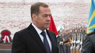 Medvedev: Korištenje Orešnika mijenja tok rata, u Rusiji nema luđaka koji bi tražili upotrebu nuklearnog oružja