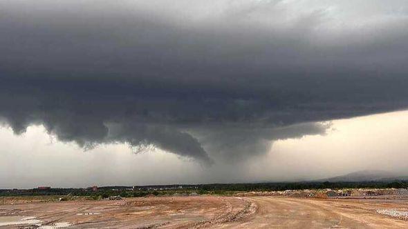 Iznad Prijedora se zamalo formirao tornado - Avaz