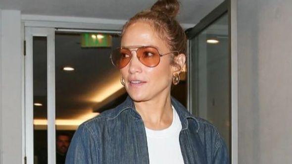 Jennifer Lopez u kombinezonu brenda R13 - Avaz