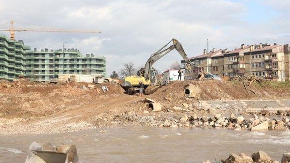 Radovi na regulaciji korita rijeke - Avaz