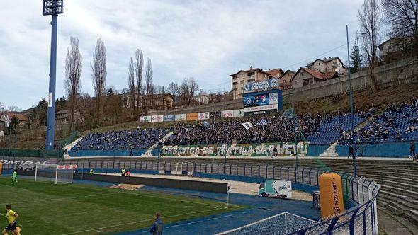 Grbavica; Navijači nisu zaboravili bitan datum - Avaz