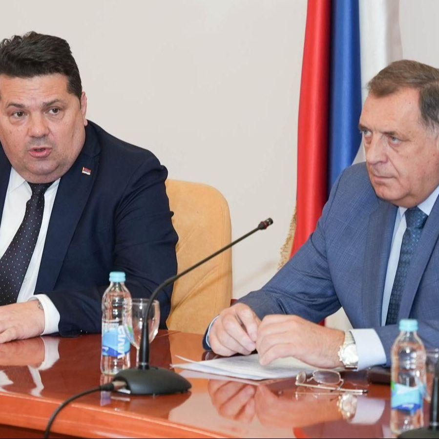 Stevandić uvjeren da mu Dodik radi "iza leđa", ogorčen je na SNSD