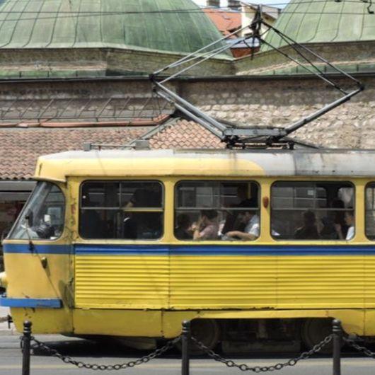 Stanje javnog prijevoza u glavnom gradu: Više cijene karata za smrad u neklimatiziranim tramvajima i autobusima