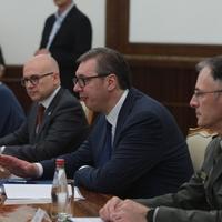 Vučić s Hokansonom: Srbija spremna da unapređuje partnersku saradnju s američkom vojskom