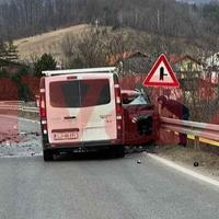 Prve fotografije s mjesta udesa kod Žepča u kojem je poginula jedna osoba