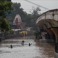 Poplave usmrtile najmanje 72 ljudi u Asamu u Indiji
