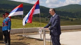 Vučić: Šalite se oko sankcija, ali situacija je malo teža