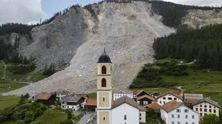 Veliki odron u švicarskom selu: Stanovnici evakuisani, kamenje se zaustavilo u neposrednoj blizini kuća