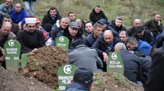 "Avaz" na licu mjesta: Veliki broj Goraždana klanjao dženazu Emiri Maslan