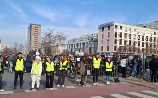 Niske temperature nisu slomile duh studenata u Novom Sadu, u povratku će im pomoći taksisti iz Beograda