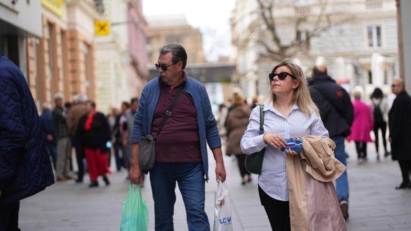 Ponovo se obrušila fasada na Ferhadiji - Avaz