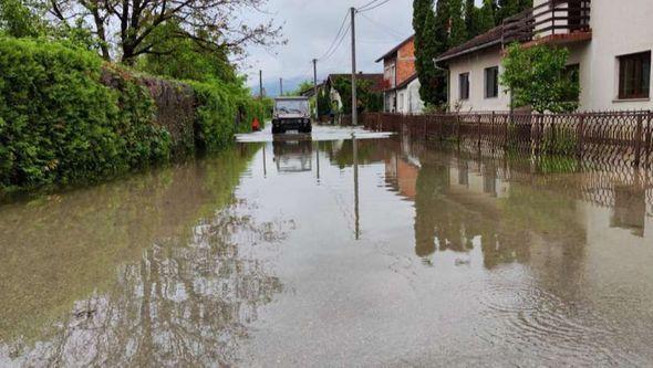 Sa lica mjesta  - Avaz