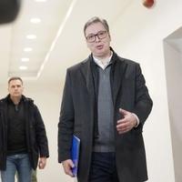 Aplauz u štabu: Vučić saopštio da SNS ima apsolutnu većinu