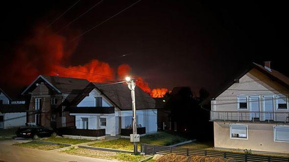 Požar u Modriči - Avaz