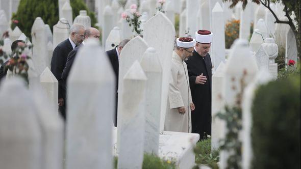 Erbas i Kavazović posjetili mezar prvog predsjednika RBiH Alije Izetbegovića - Avaz