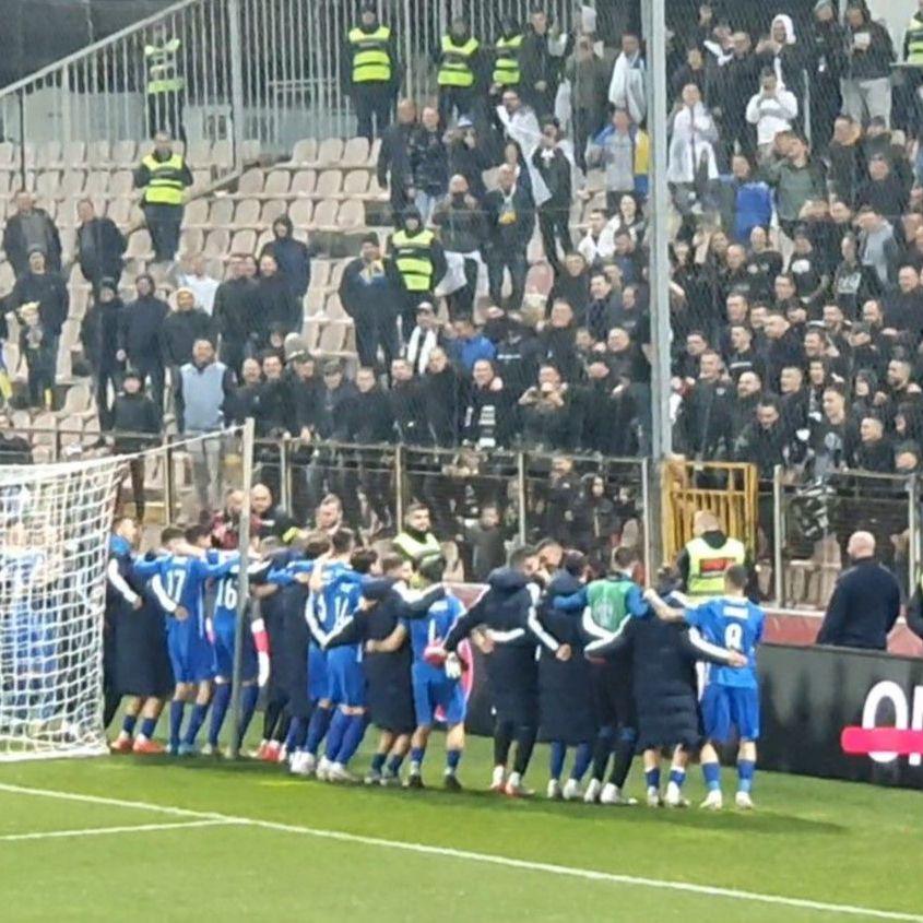 Video / Da se naježiš: Pogledajte kako su navijači ispratili Dedića, Krunića i ostale sa stadiona