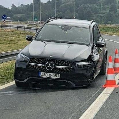 Teška nesreća kod Visokog, Mercedes demoliran od udarca