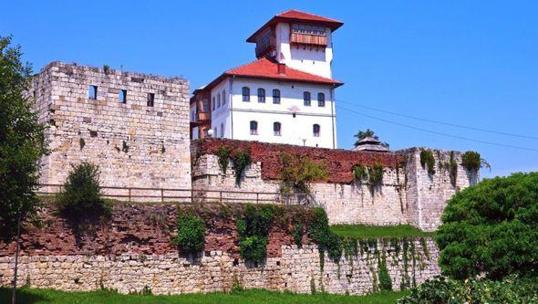 Čuvena Kula Zmaja od Bosne u Gradačcu  - Avaz