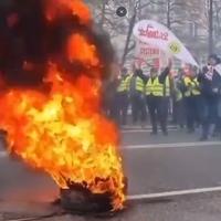 Poljski farmeri se sukobili s policijom u žestokim protestima