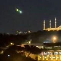 Video / Svi se pitaju šta je ovo: Misteriozna svjetlost na nebu iznad Istanbula 