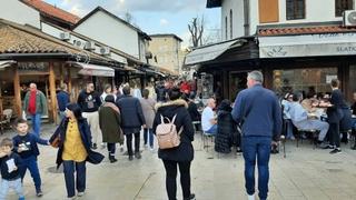 Sunčana subota izmamila brojne Sarajlije i turiste u šetnju