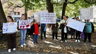 Protesti roditelja iz Zavoda Mjedenica: Traže trajno rješenje radionica za odrasle