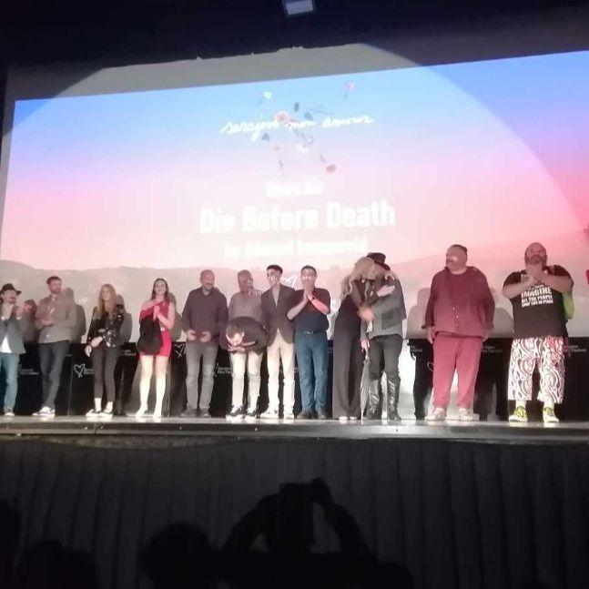 Premijerno prikazan film "Umri prije smrti": Publika ekipu nagradila aplauzom