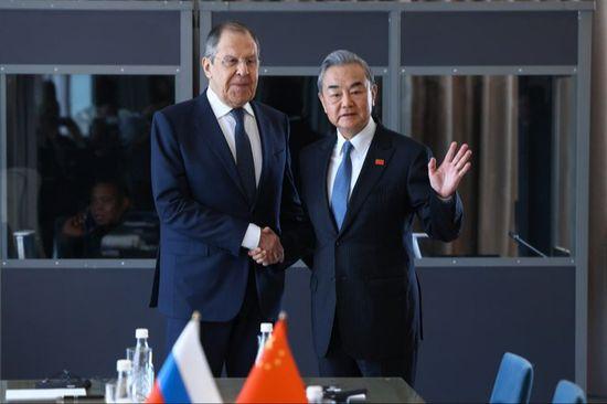 Sergej Lavrov i Wang Yi - Avaz