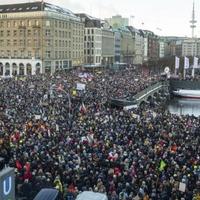 Desetine hiljada ljudi na protestu u Hamburgu protiv AfD-a i desničarskog ekstremizma