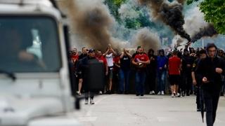 Korteo navijača Veleža krenuo prema stadionu, "Rođeni" će imati veliku podršku u finalu Kupa