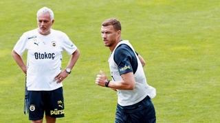 Čini se da Murinjo ne vjeruje Džeki: Fener ruši rekord za napadača kojeg "mrzi" Ronaldo