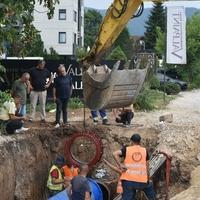 Video / Pogledajte kako teku radovi na vodovodnoj mreži u Sarajevu zbog kojih veći dio grada nema vodu