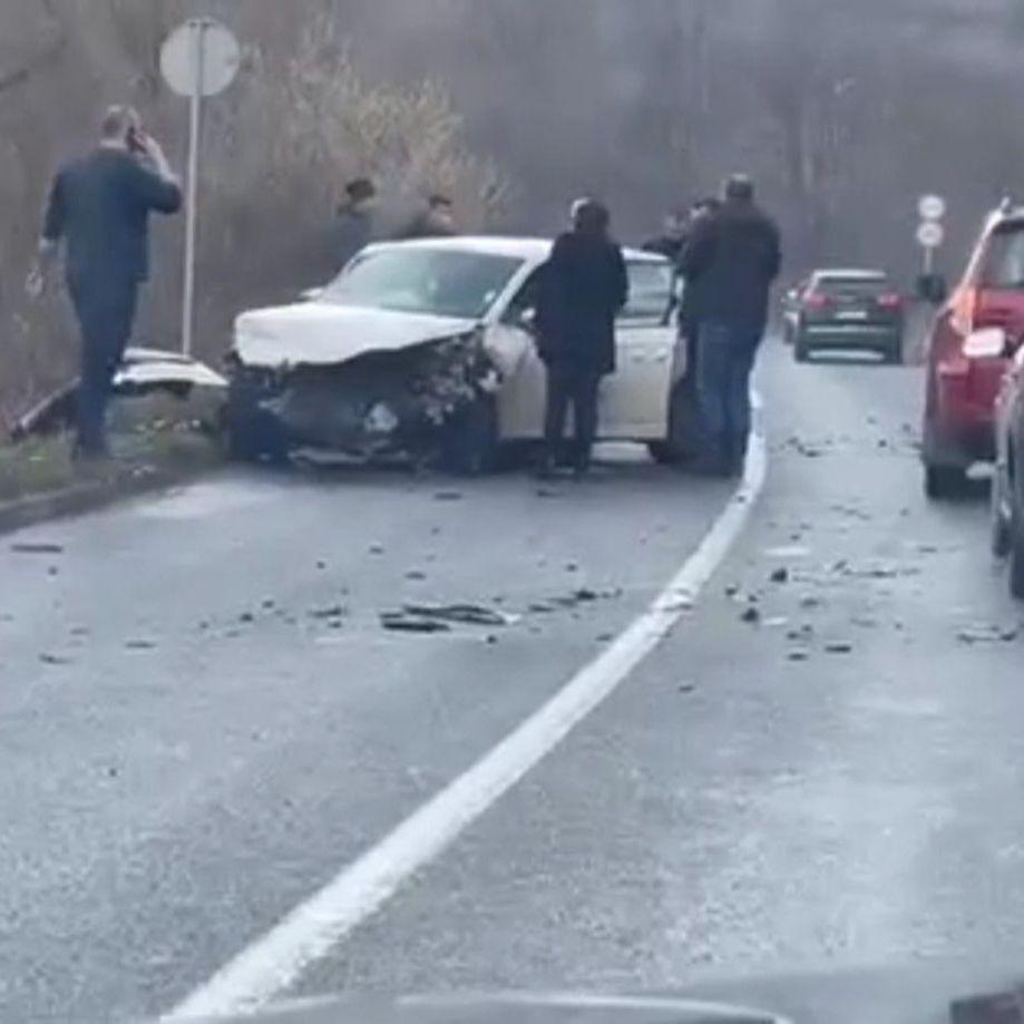 Teška nesreća kod Tuzle: Učestvovala četiri vozila, ima povrijeđenih