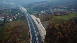 Stanje na cestama: Nesreća kod Tuzle, zatvorena dionica autoputa...