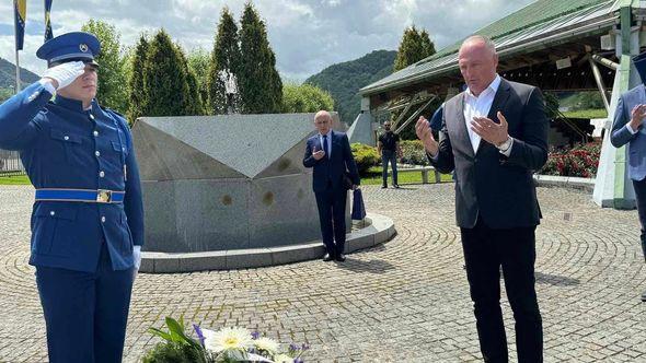 Helez: Tokom posjete MC Srebrenica - Potočari - Avaz