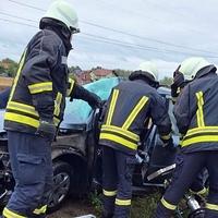 Teška nesreća na bh. cesti: Vozilom udario u banderu, ima povrijeđenih