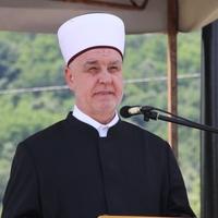 Reisul-ulema Kavazović: Snažno pozivamo na sjećanje i komemoriranje svih stradalih ljudi u BiH