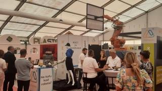 Video / Sajam poduzetništva i obrta "Grapos Expo": Svi htjeli da im robot skuha i posluži kafu