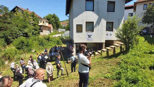 Kuća u Pionirskoj ulici: Jedna od dvije višegradske žive lomače - Avaz