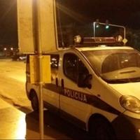 Napali maloljetnike, bježali od policije, pa sletjeli s ceste