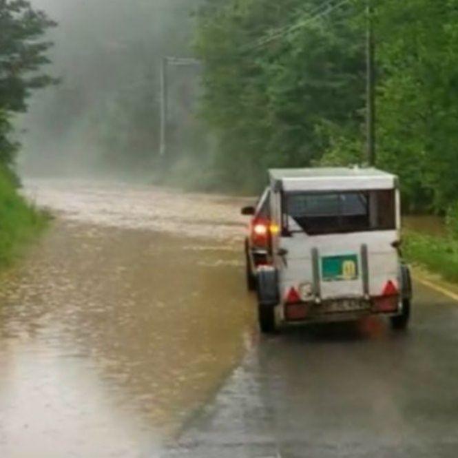 Poplave na putu Mlinska rijeka - Čelinac, saobraćaj obustavljen