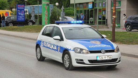 Policija kontrolirala Renault Clio - Avaz