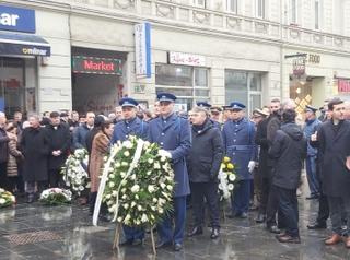 Polaganjem cvijeća kod Vječne vatre brojne delegacije obilježile Dan nezavisnosti BiH