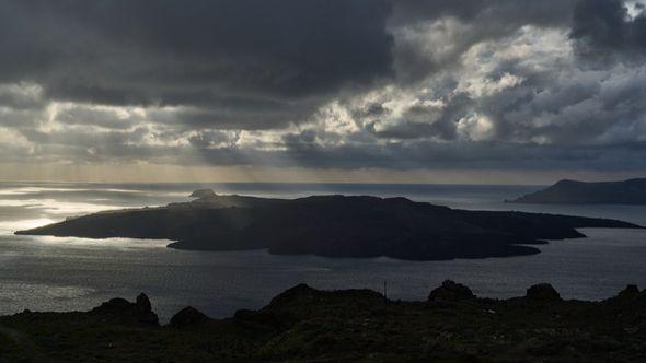 Otok Santorini - Avaz