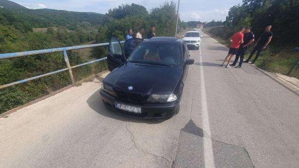 Krijumčarenje je otkriveno prilikom kontrole državne granice i kontrolom putničkog motornog vozila BMW, - Avaz