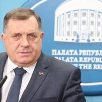 Dodik uoči današnjeg ročišta: Tražit ću da mi se sudi u kafani, ako je ludilo, neka bude totalno