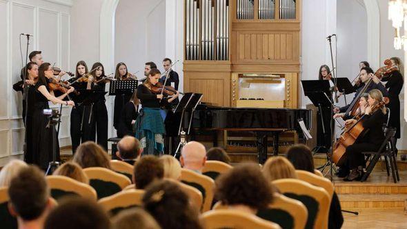 Koncert posvećen prof. Osmanu-Faruku Sijariću - Avaz