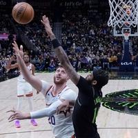 Nestvarna partija Bukera u pobjedi Finiksa, Nurkić dominirao u skoku